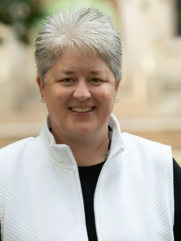 Shelley Judge Head Shot